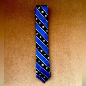 Skull and Crossbones boys/teen tie☠️